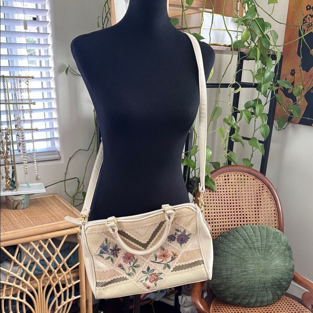 Vintage 80s/90s Partners Cream Floral Patchwork Needlepoint Boho Granny Purse